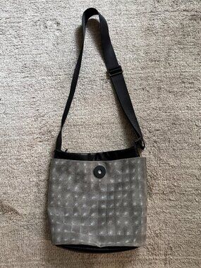 Acrylic by Masako Ban Pocket Shoulder SD Bag in White Renz